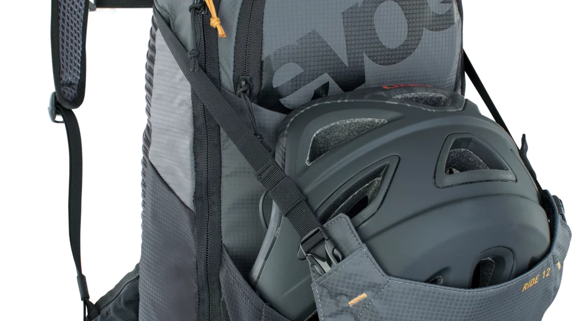 Evoc Ride 12 backpack with integrated helmet compartment. © Bikeaction GmbH