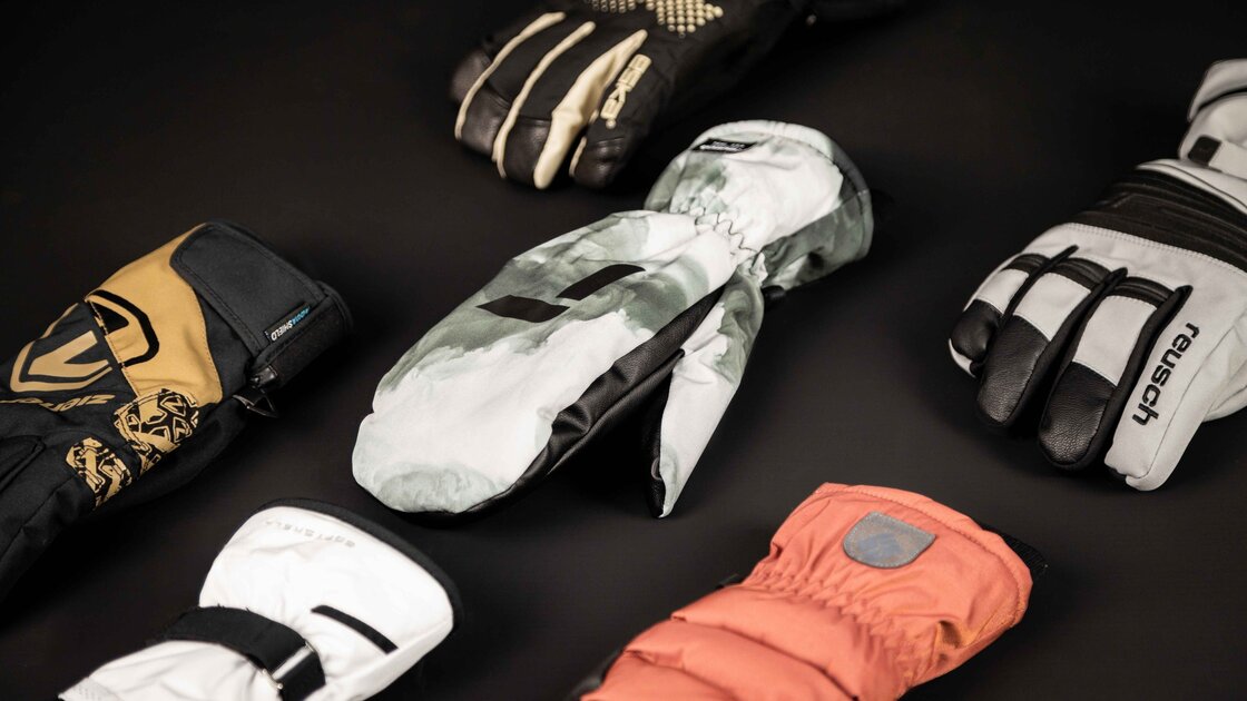 Auswahl verschiedener Handschuhe für den Wintersport. © Sport Kessler GmbH